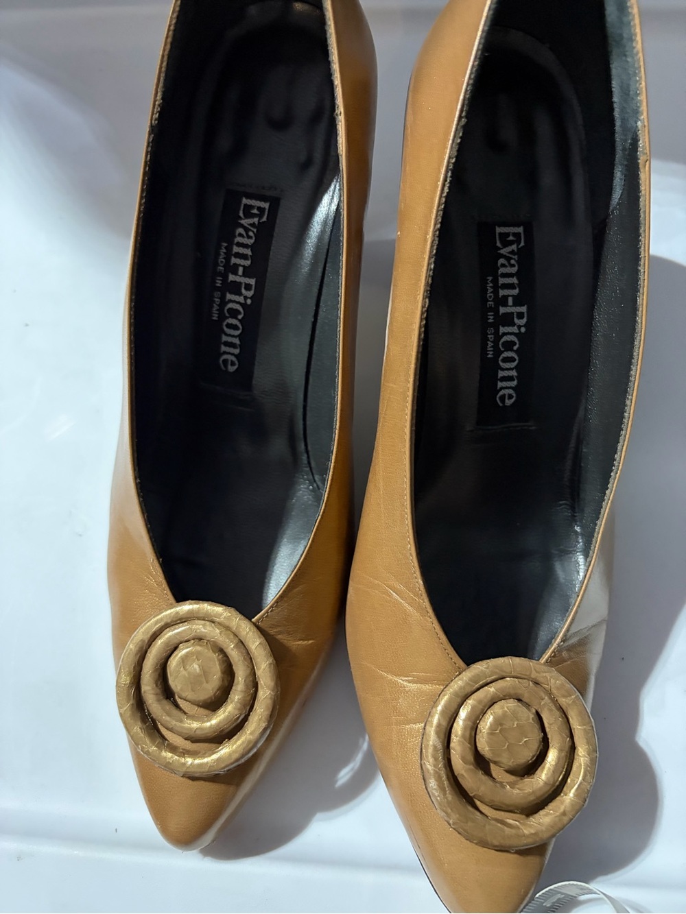 Vintage Evan-Picone Metallic Gold Leather Pointed Toe Pumps Made in Spain Size 7 - Picture 6 of 8